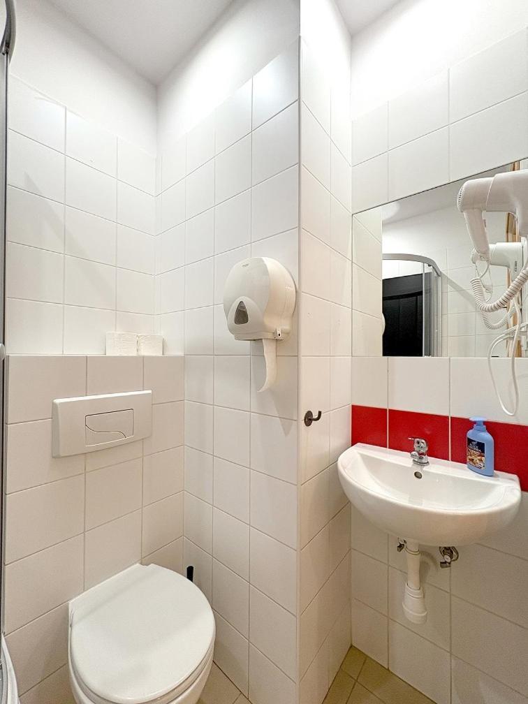 Hala Hostel - Pokoje Na Wylacznosc Tuz Przy Dworcu Γκντίνια Εξωτερικό φωτογραφία